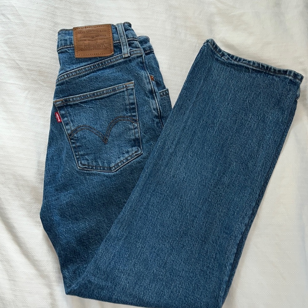 Rib cage straight levis jeans